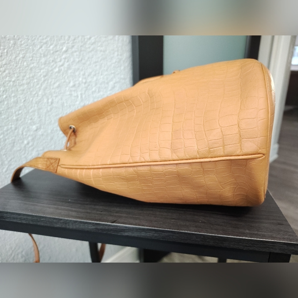 Fendi Tan Croc-Embossed Shoulder Bag - Picture 13 of 16